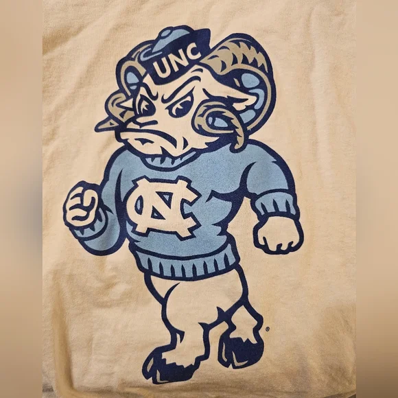 North Carolina Tar Heels T-shirt.  Size:L. - Picture 3 of 5